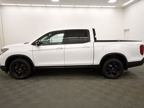 New 2026 Honda Ridgeline Black Edition image 4