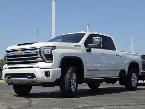 Used 2025 Chevrolet Silverado 2500 High Country w/ High Country Premium Package AWD/4WD image 15