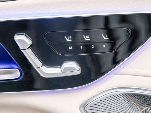 New 2026 Mercedes-Benz EQS 550 4MATIC SUV image 22