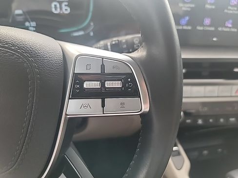 Certified 2025 Kia Telluride S FWD image 23