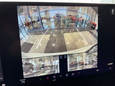 Used 2022 Tesla Model S Plaid image 17