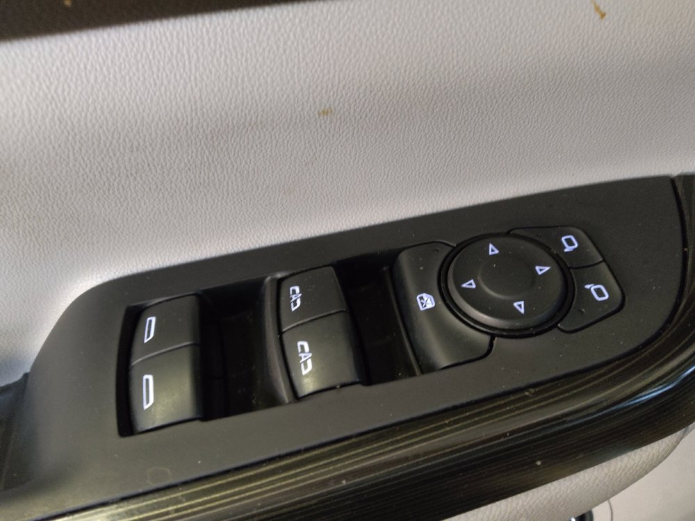 Used 2021 GMC Acadia SLT FWD image 27