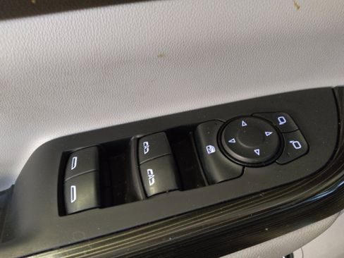 Used 2021 GMC Acadia SLT FWD image 27