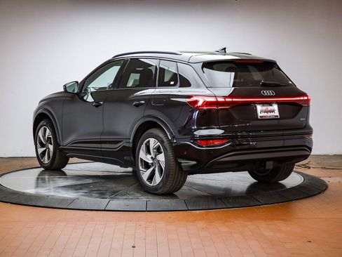 New 2025 Audi Q6 e-tron Premium Plus AWD/4WD image 2