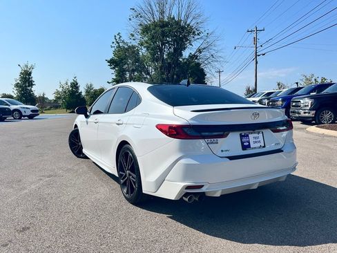 Used 2025 Toyota Camry XSE FWD image 4