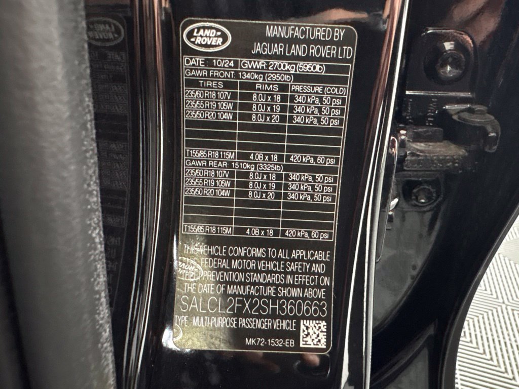 Used 2025 Land Rover Discovery Sport Dynamic SE AWD/4WD image 32