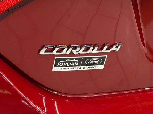 Used 2017 Toyota Corolla SE w/ SE Premium Package FWD image 30
