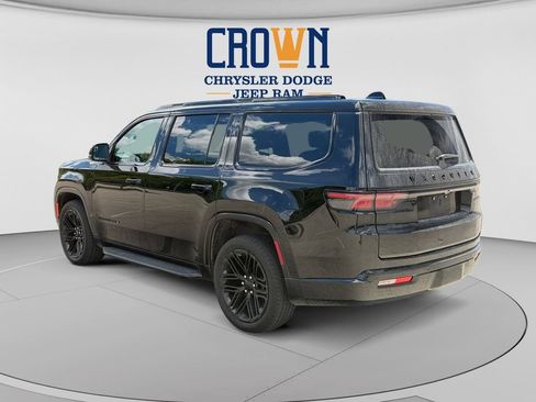 Used 2024 Jeep Wagoneer Series II AWD/4WD image 5