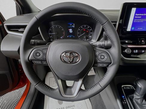 Used 2025 Toyota Corolla SE FWD image 18