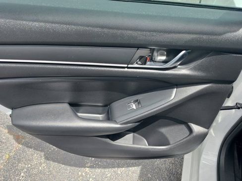 Used 2022 Honda Accord Sport image 12