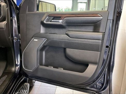 Used 2023 GMC Sierra 1500 SLT w/ SLT Premium Package AWD/4WD image 12