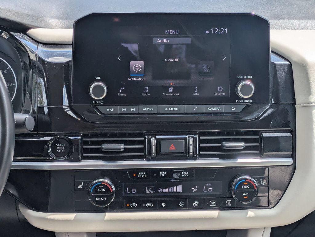 Used 2025 Nissan Pathfinder SV AWD/4WD image 18