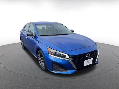 Used 2025 Nissan Altima 2.5 SV image 3