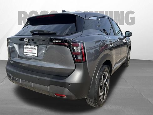 Used 2025 Nissan Kicks SV FWD image 4