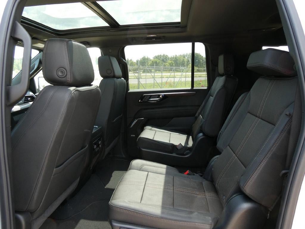 New 2026 Chevrolet Suburban High Country w/ Sun And Tow Package AWD/4WD image 14