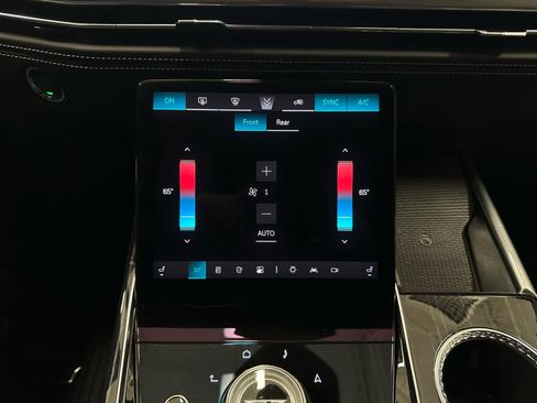 Used 2025 Cadillac Escalade Sport w/ LPO, ONYX Package image 34