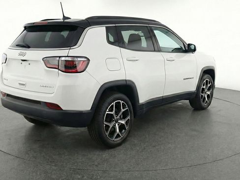 Used 2025 Jeep Compass Limited image 9