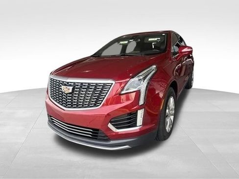 Used 2020 Cadillac XT5 Premium Luxury FWD image 3