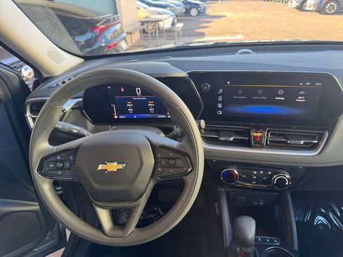 Used 2025 Chevrolet TrailBlazer LT image 32