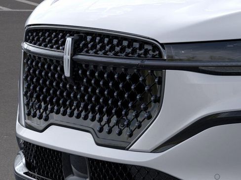 New 2026 Lincoln Nautilus Reserve w/ Jet Appearance Package image 17