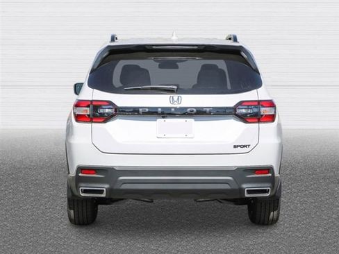 New 2025 Honda Pilot Sport image 3