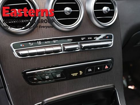 Used 2022 Mercedes-Benz GLC 300 4MATIC w/ Premium Package Lite image 19