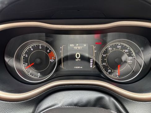 Used 2017 Jeep Cherokee Sport FWD image 18