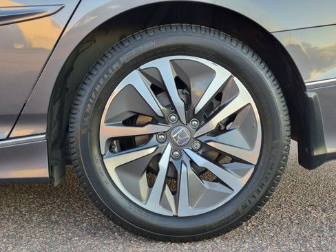 Used 2019 Honda Accord Touring image 25