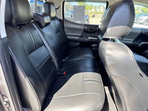 Used 2022 Toyota Tacoma SR5 RWD image 27
