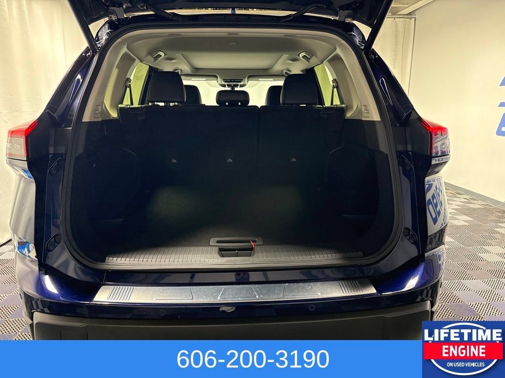 Used 2024 Nissan Rogue SV w/ SV Premium Package AWD/4WD image 15