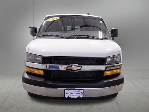 Used 2024 Chevrolet Express 2500 w/ Driver Convenience Package image 9