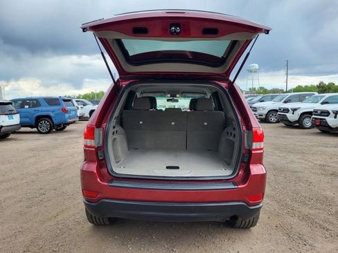 Used 2012 Jeep Grand Cherokee Laredo AWD/4WD image 26