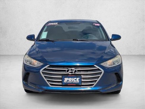 Used 2018 Hyundai Elantra SEL image 2