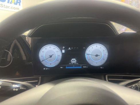 New 2025 Hyundai Elantra Limited FWD image 13