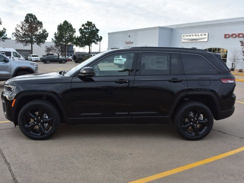 New 2026 Jeep Grand Cherokee Limited w/ Limited Altitude Package image 9