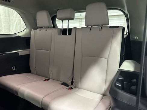 Used 2025 Toyota Grand Highlander AWD image 50