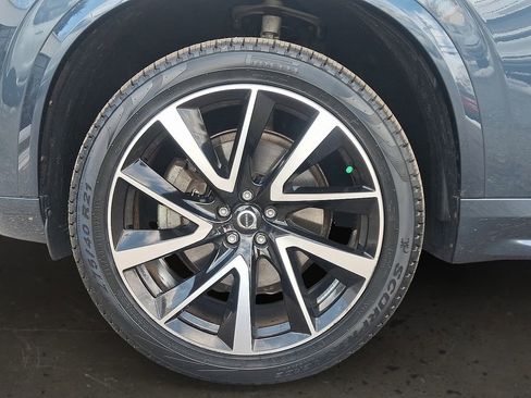 Used 2020 Volvo XC90 T6 Momentum image 9