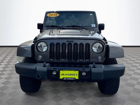 Used 2018 Jeep Wrangler Unlimited Sahara w/ Dual Top Group AWD/4WD image 2