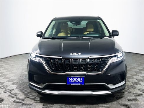 Used 2024 Kia Carnival LX image 3
