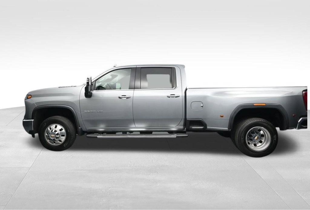 Used 2025 Chevrolet Silverado 3500 LTZ w/ LTZ Plus Package AWD/4WD image 2