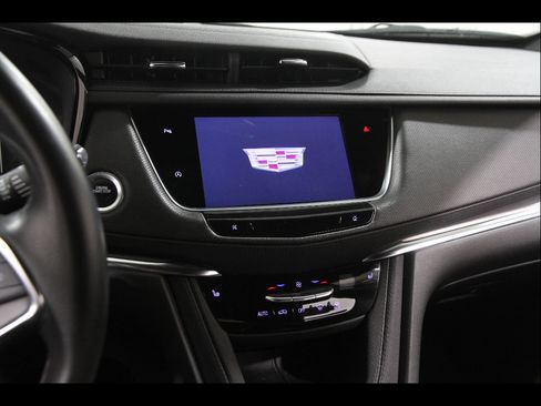 Used 2022 Cadillac XT5 Luxury AWD/4WD image 9
