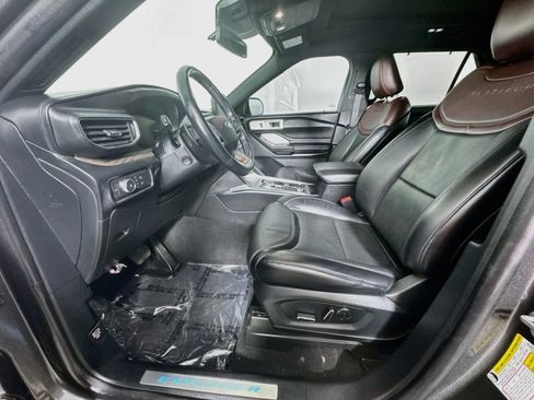 Used 2020 Ford Explorer Platinum w/ Premium Technology Package AWD/4WD image 14