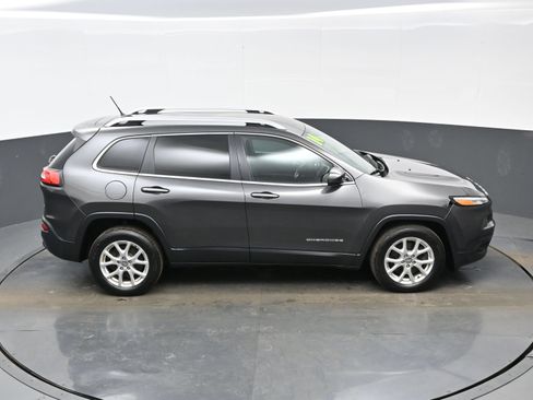 Used 2014 Jeep Cherokee Latitude FWD image 38