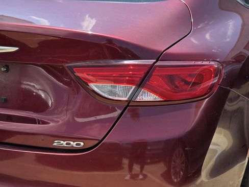 Used 2015 Chrysler 200 Limited FWD image 7