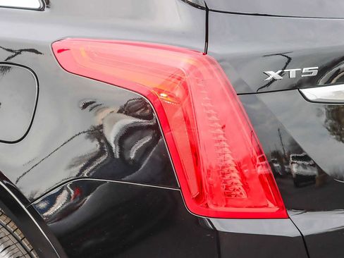 Used 2017 Cadillac XT5 Luxury w/ Driver Awareness Package image 8