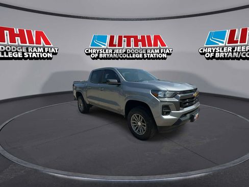 Used 2023 Chevrolet Colorado LT w/ LT Convenience Package II RWD image 2