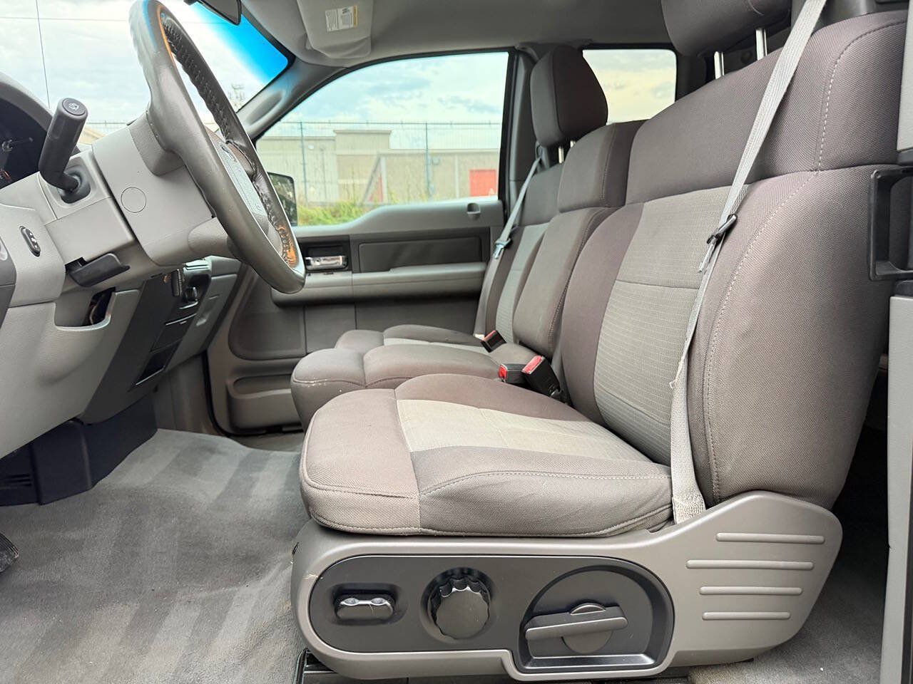 Used 2004 Ford F150 XLT RWD image 12