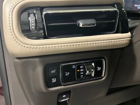 Used 2023 Lincoln Nautilus Reserve w/ Equipment Group 201A image 21