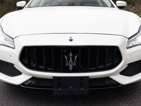 Used 2022 Maserati Quattroporte Modena image 13