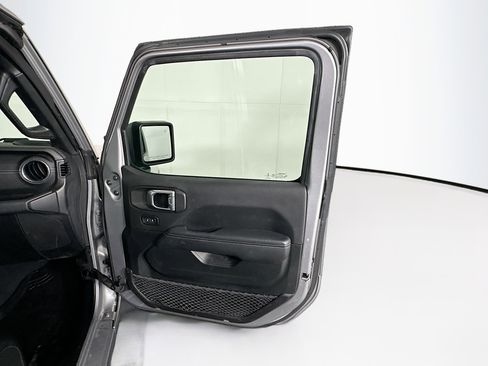 Used 2021 Jeep Wrangler Unlimited Sahara image 31